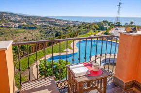 4 Bedroom house with terrace and swimming pool, Benagalbón